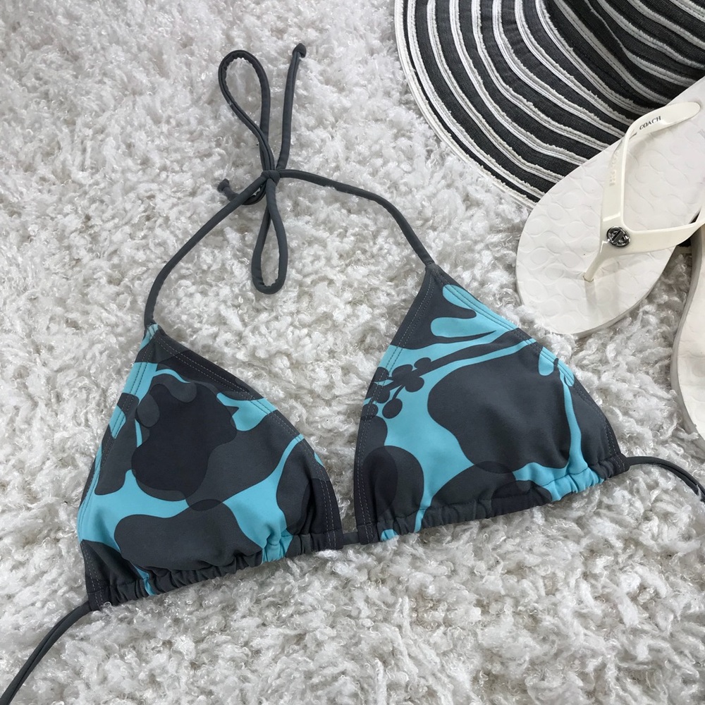 🛍 3 FOR $25- CAMO TRIANGLE STRING BIKINI TOP